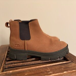 UGG Girl’s Brown Chelsea Slip On Boots